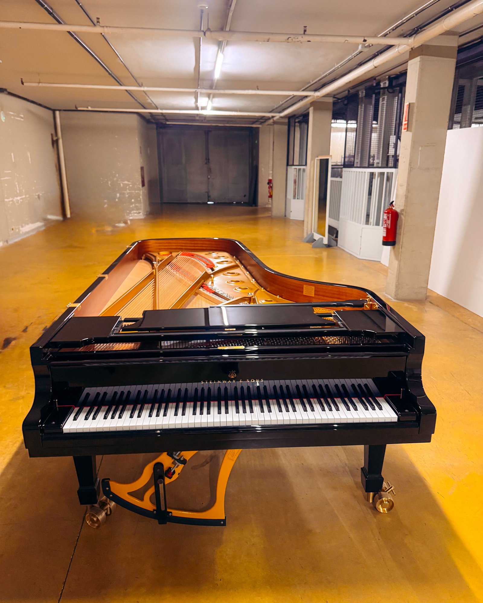 Afinación de pianos en Barcelona — Pianos Port